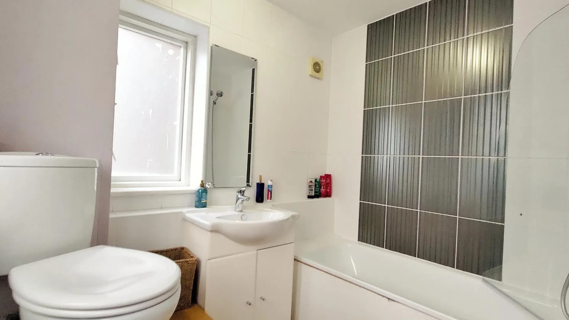 Cozy Ensuite In Authentic Homestay With Garden Terrace In Prime Location Just East Of City London United Kingdom