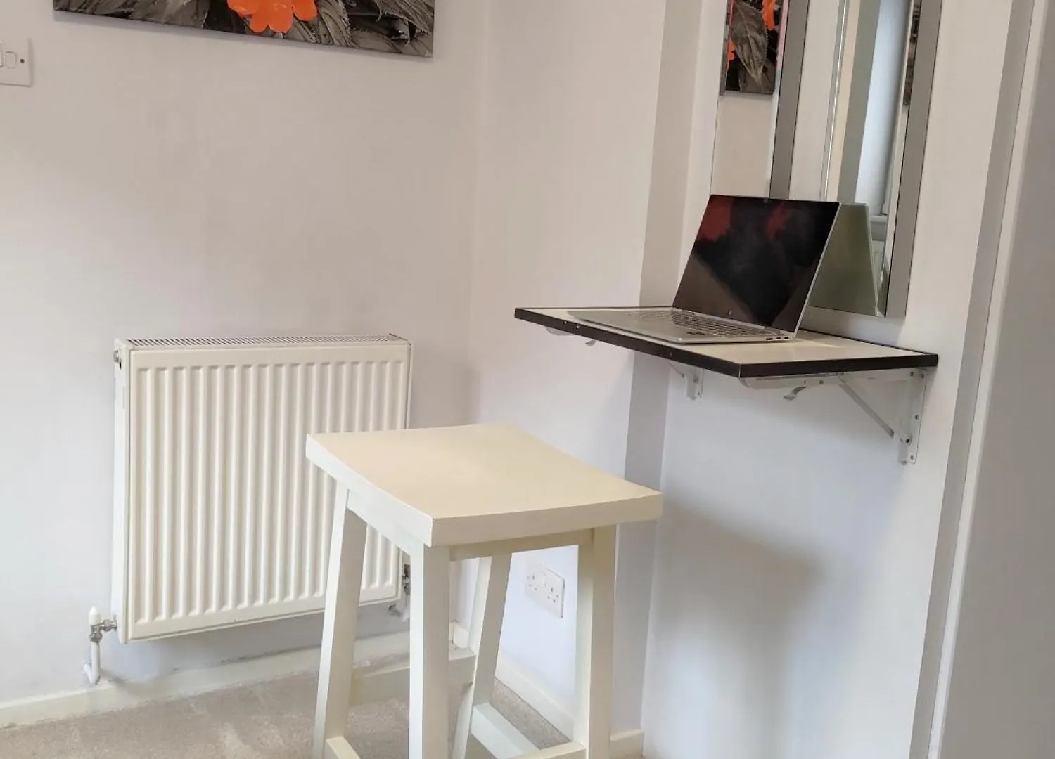 Cozy Ensuite In Authentic Homestay With Garden Terrace In Prime Location Just East Of City London 0*,