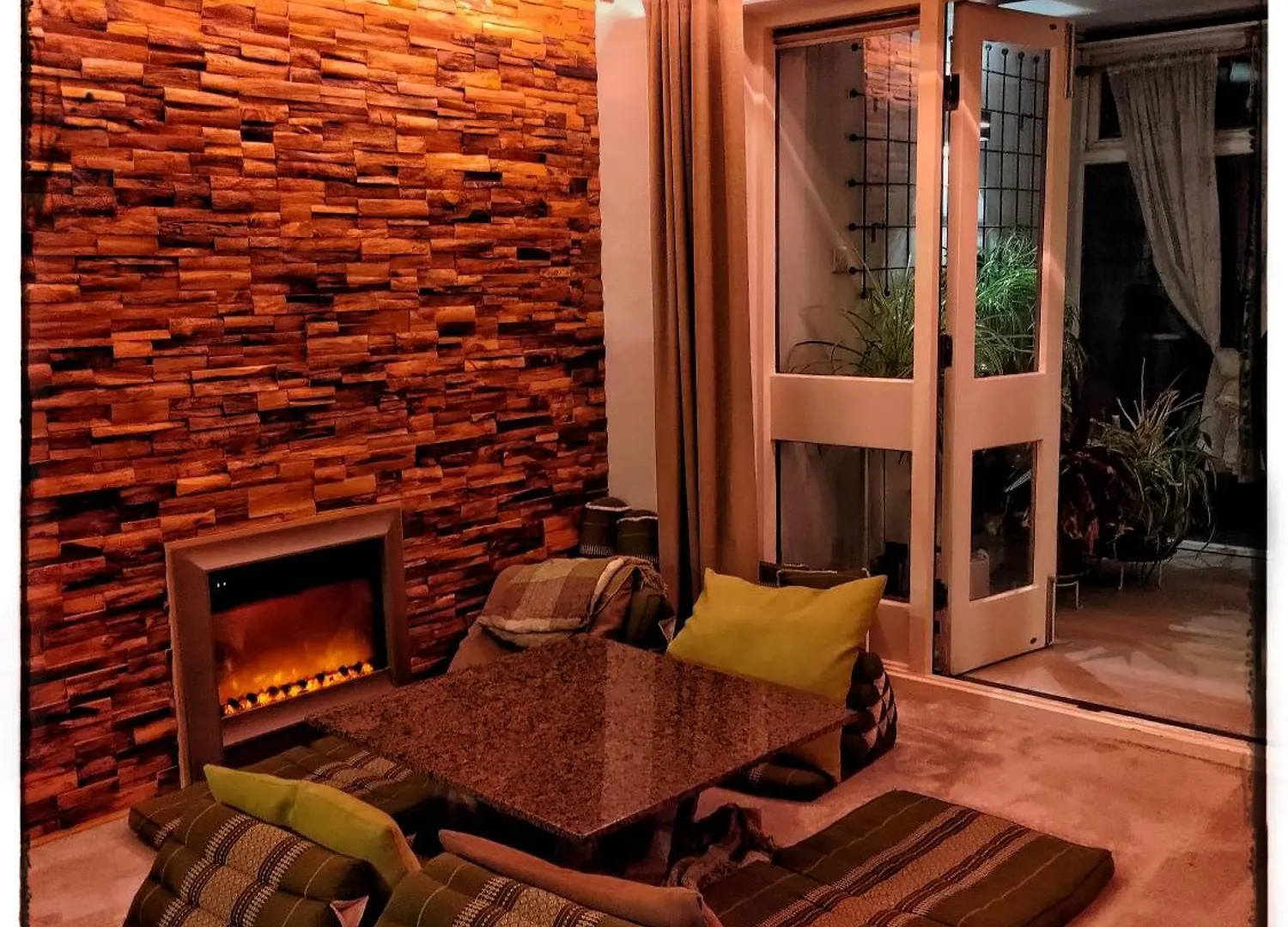 Cozy Ensuite In Authentic Homestay With Garden Terrace In Prime Location Just East Of City London